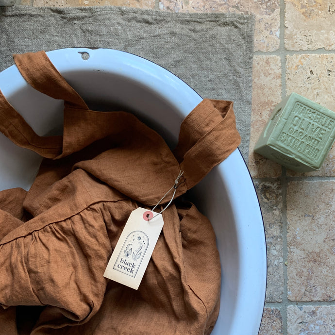 How to wash your linens: natural, practical & environmentally conscious suggestions